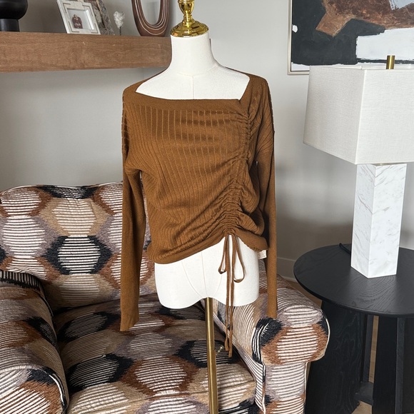 Hem & Thread Ruched Drawstring Asymetrical Sweater - Picture 2 of 10